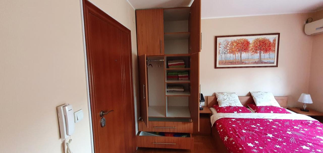 Julija 2 Apartment Pančevo Екстериор снимка